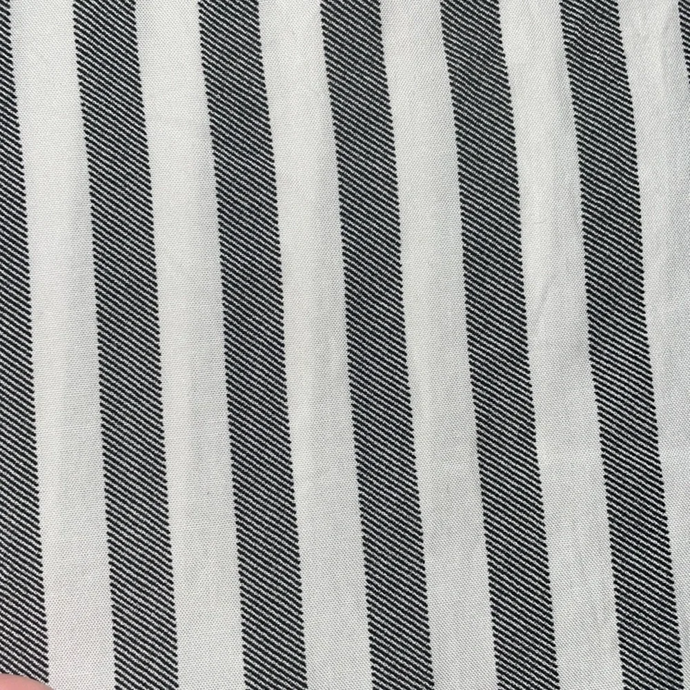 Mittoshop Women’s Flowy Short-Sleeve Button Down Blouse, Size L - Picture 4 of 7